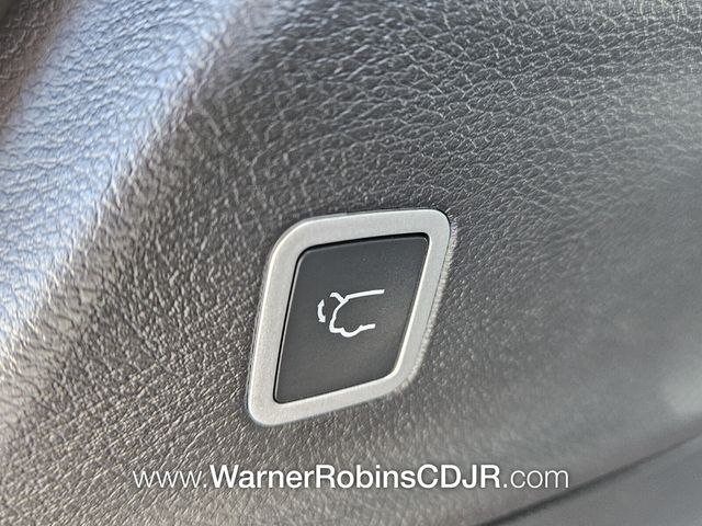 New 2026 Silver Chrysler Select image 14