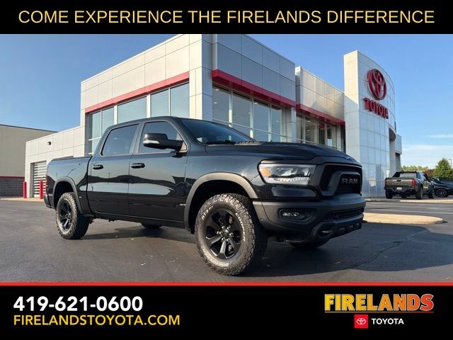Diamond Black Crystal Pearlcoat 2021 RAM 1500 Pickup Truck Four-Wheel Drive 8-Speed Automatic