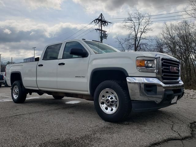 Summit White 2015 GMC Sierra 2500HD Base Crew Cab SB 4WD Pickup Truck Four-Wheel Drive 6-Speed Automatic Overdrive