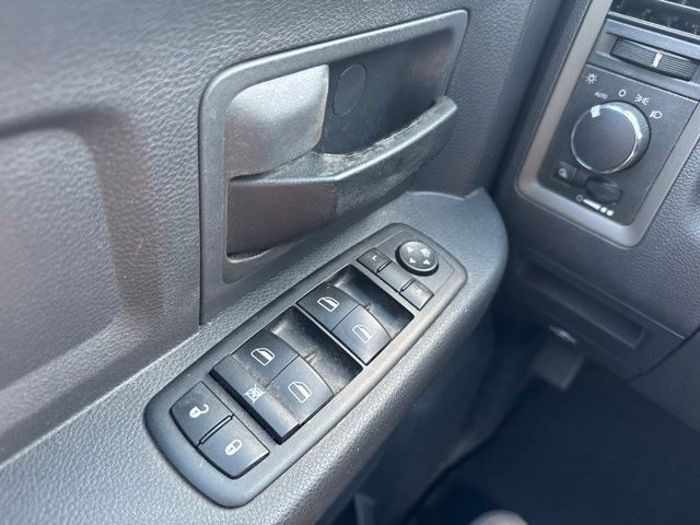 2010 Bright White Clearcoat Dodge 1500 ST 4X4 Truck