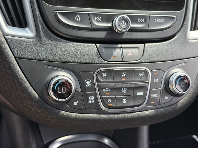 Used 2025 Gray Chevrolet LT image 26