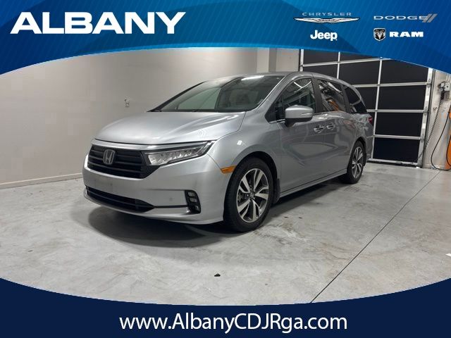  2023 Honda Odyssey Touring FWD   