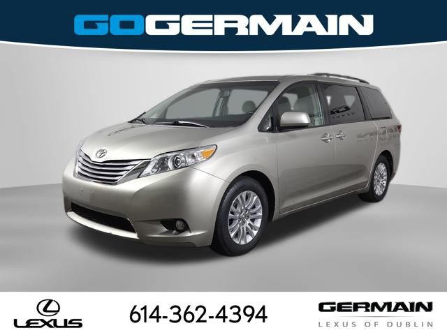 2015 Toyota Sienna XLE 7-Passenger Auto Access Seat