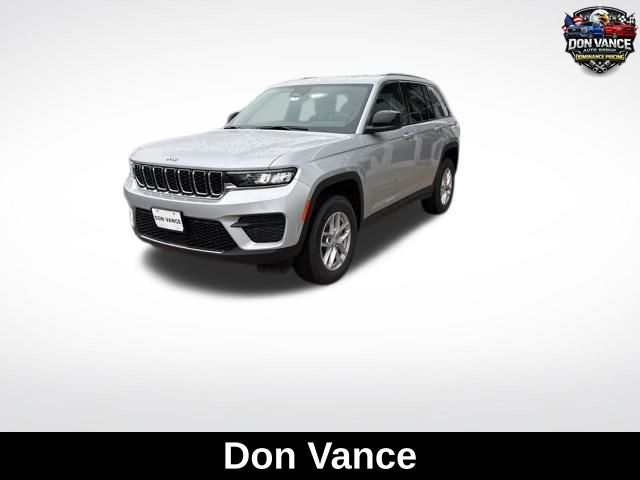 Silver Zynith 2025 Jeep Grand Cherokee Laredo X 4WD SUV / Crossover Four-Wheel Drive 8-Speed Automatic