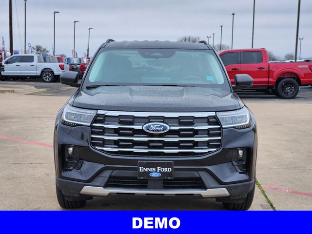 2025 Ford Explorer Active photo