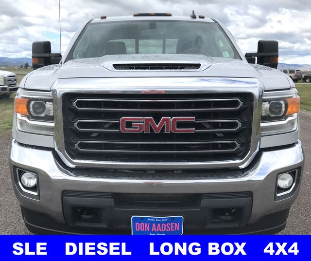 Used 2017  GMC SLE image 2