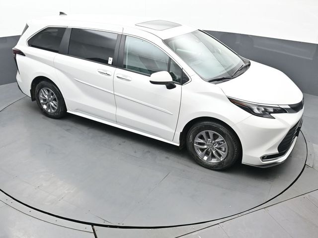 2024 Toyota Sienna XLE 45