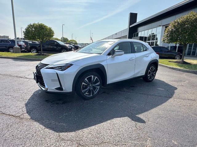 Used 2020 White Lexus 250h Base image 3