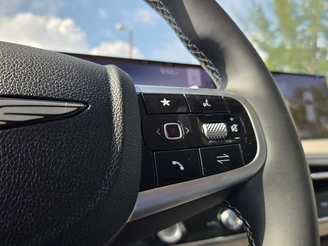 2027 Genesis Gv70
