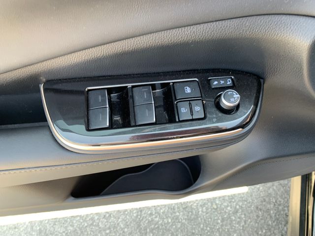 Used 2025 Toyota Crown Signia SUV