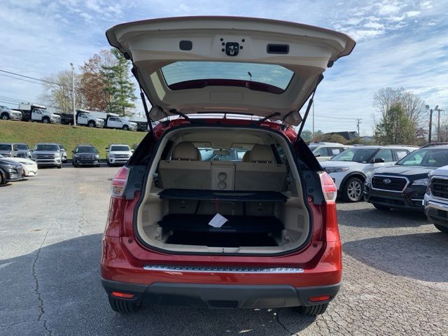 2016 Nissan Rogue SV 14