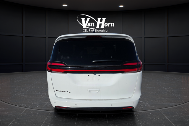 New 2026 Bright White Clearcoat Chrysler Select image 12