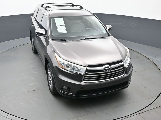 2016 Toyota Highlander LE Plus V6 42