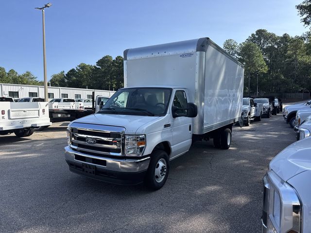 New 2027 White Ford 16FT BOX/LIFTGATE image 5