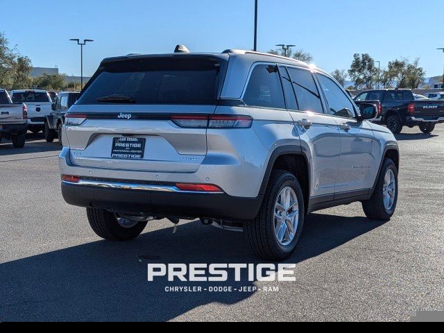 2024 Jeep Grand Cherokee Laredo 4