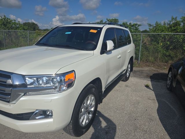2018 Toyota Land Cruiser Base