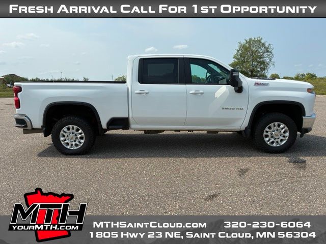 Summit White 2023 Chevrolet Silverado 3500HD Pickup Truck Four-Wheel Drive Automatic