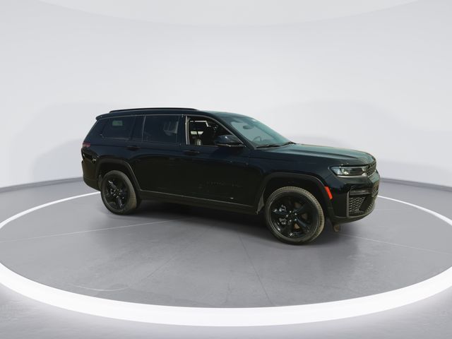 New 2026 Diamond Black Crystal Pearl-Coat Exterior Paint Jeep Limited image 9
