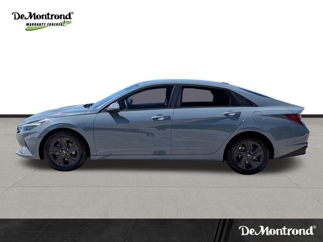 2022 Hyundai Elantra SEL - 7