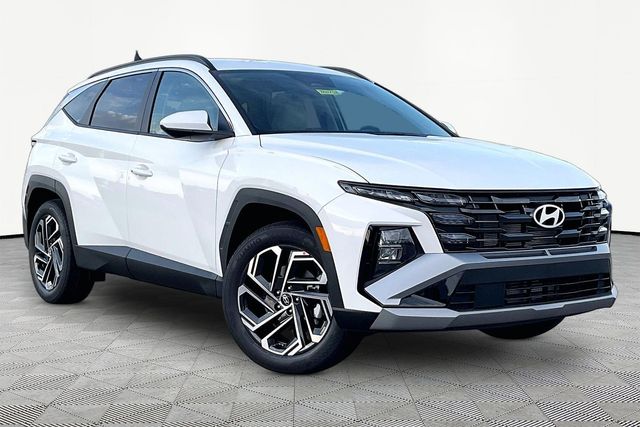 White Pearl 2026 Hyundai Tucson SEL Plus FWD SUV / Crossover Front-Wheel Drive 8-Speed Automatic