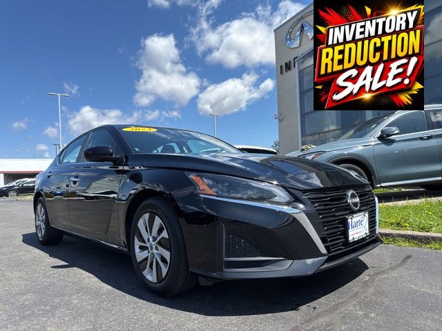 Super Black 2024 Nissan Altima Sedan Front-Wheel Drive Continuously Variable Transmission