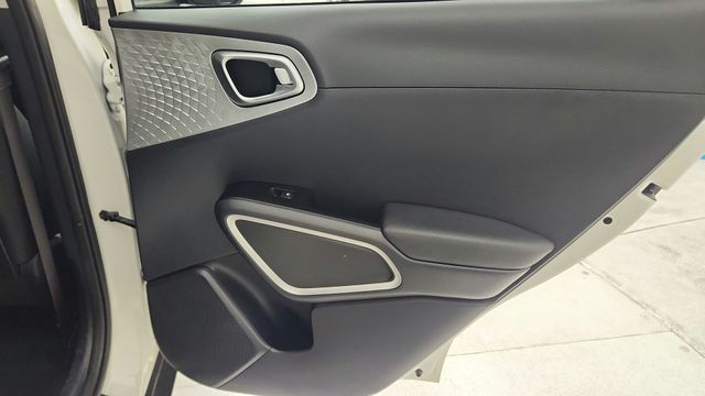 2022 Kia Soul LX White at Gullo Toyota