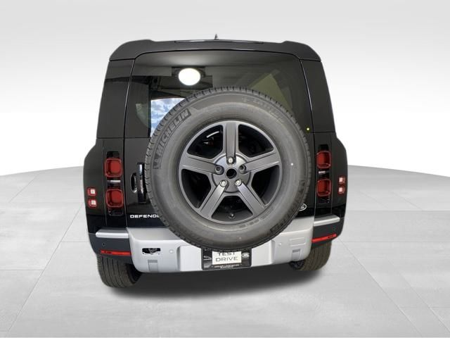 2023 Land Rover Defender 90 S 7