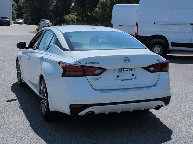 Used 2023 White Nissan 2.5 SV image 5