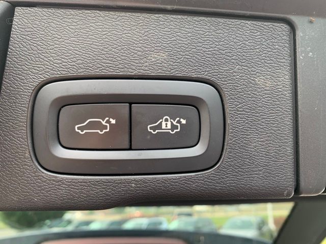 Used 2021 Blue Volvo T8 Inscription Expression image 20