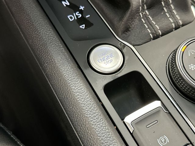 2023 Volkswagen Atlas 3.6L V6 SE w/Technology Silver at Subaru and VW of Moon Township