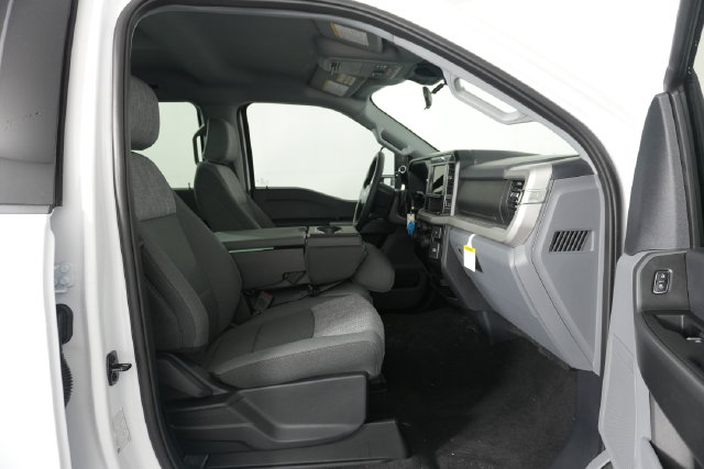 New 2026 White Ford XLT image 32