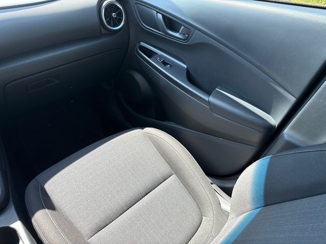 Used 2023 White Hyundai SEL image 15