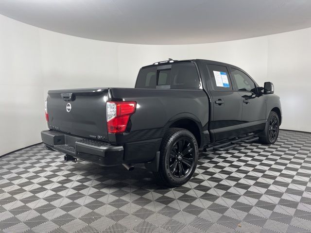 2024 Nissan Titan SV 10