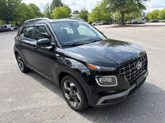 Used 2023 Black Hyundai SEL image 7