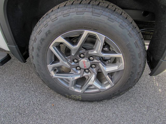 2026 GMC Sierra 1500 SLT:44667