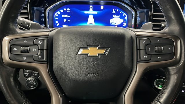 Used 2022 Iridescent Pearl Tricoat Chevrolet High Country image 16
