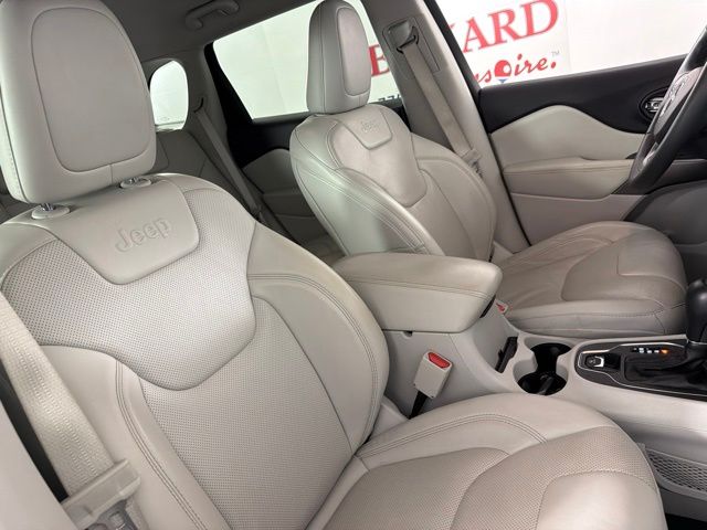 2021 Sangria Metallic Clearcoat Jeep Cherokee Latitude Lux 4X4 SUV