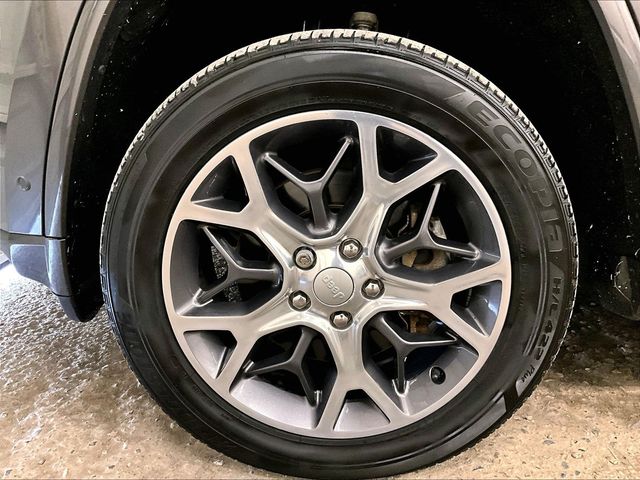 2019 Jeep Grand Cherokee Overland Gray at John Sisson Motors