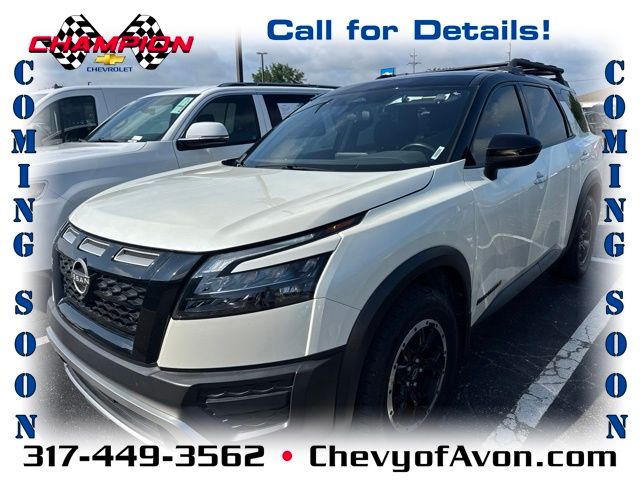 Pearl White Tricoat/Super Black 2024 Nissan Pathfinder SUV / Crossover All-Wheel Drive 9-Speed Automatic