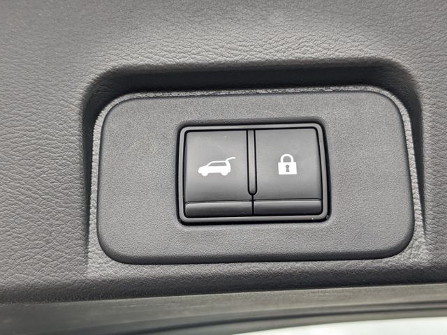 2023 Nissan Rogue SV photo
