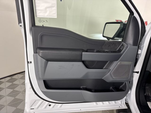 2025 Oxford White Ford F-150 XLT 4X4 Truck