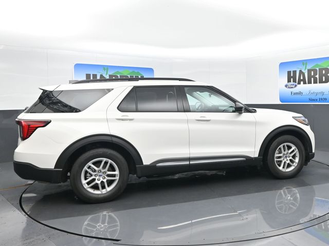 2025 Ford Explorer Active photo