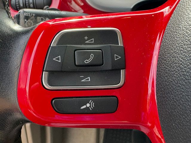 2017 Volkswagen Beetle SE - Photo 25