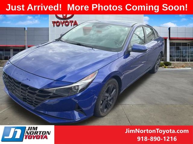 2022 Hyundai Elantra 2.0 SEL IVT's photo