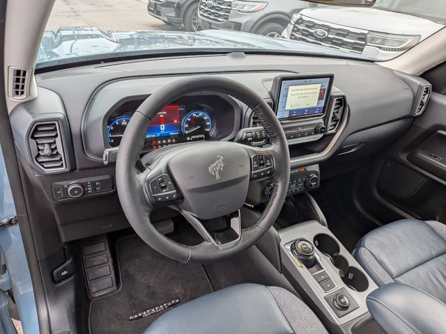 View vehicle photo 7