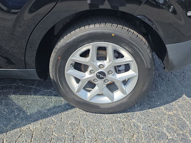 Used 2022 Black Kia LX image 33