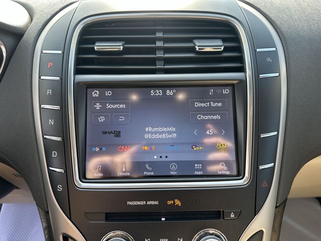 Used 2020 White Lincoln Reserve image 14