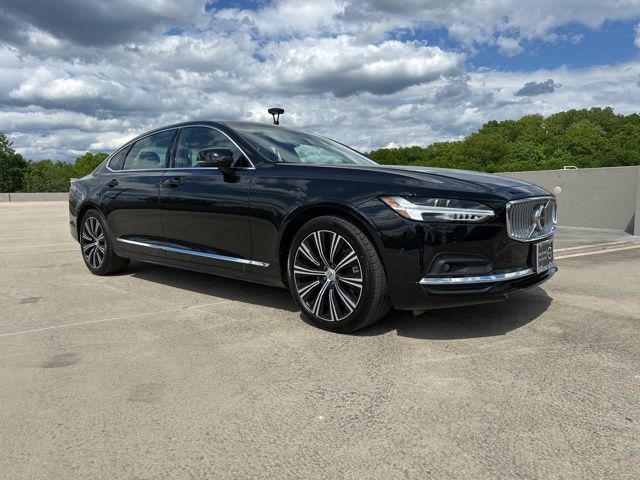 Onyx Black Metallic 2025 Volvo S90 B6 Plus AWD Sedan All-Wheel Drive Automatic