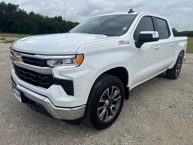 Summit White 2025 Chevrolet Silverado 1500 Pickup Truck Four-Wheel Drive Automatic