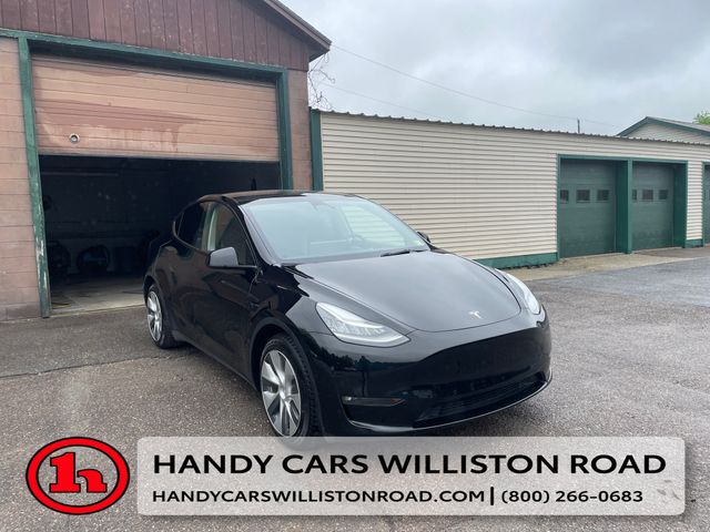 2022 Tesla Model Y Long Range Dual Motor All-Wheel Drive's photo